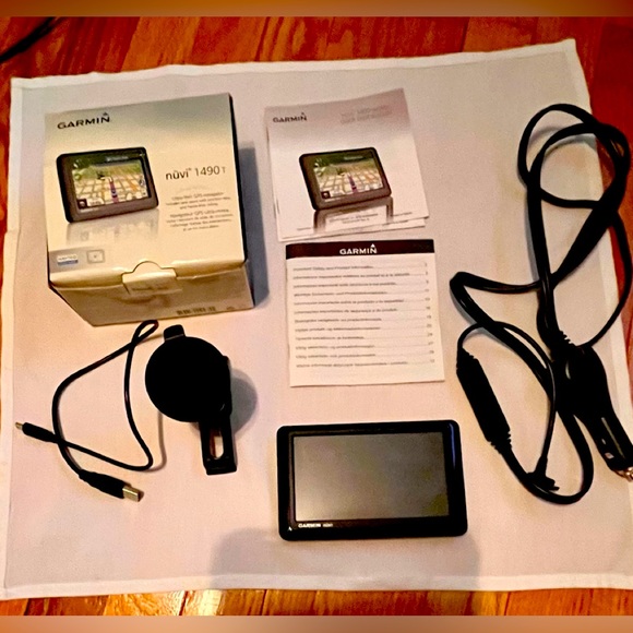🎉HP🎉Garmin GPS Bundle - Picture 3 of 5